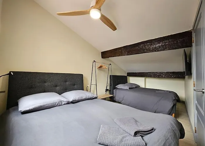 Croix-baragnon T3 - Centre-ville Historique - Parking *